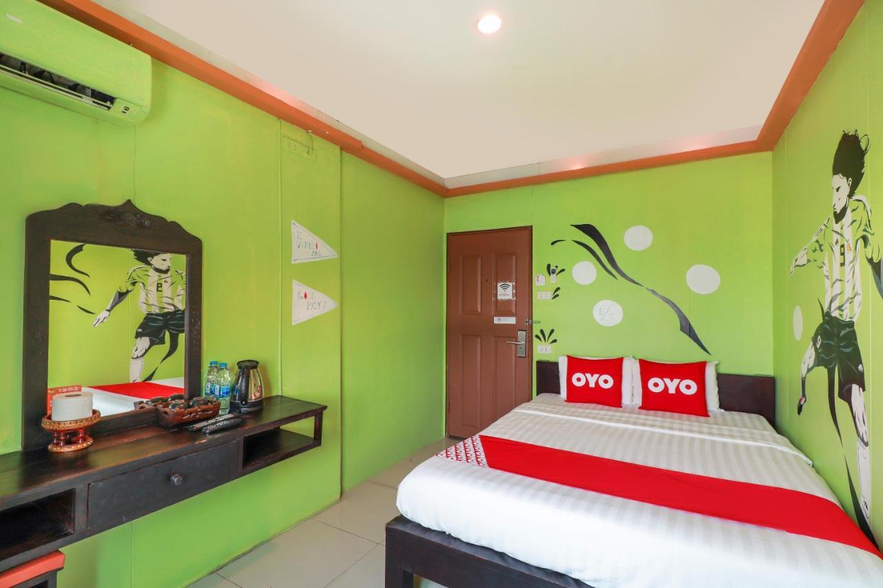 Oyo 768 First Station Hotel Čiang Mai Exteriér fotografie